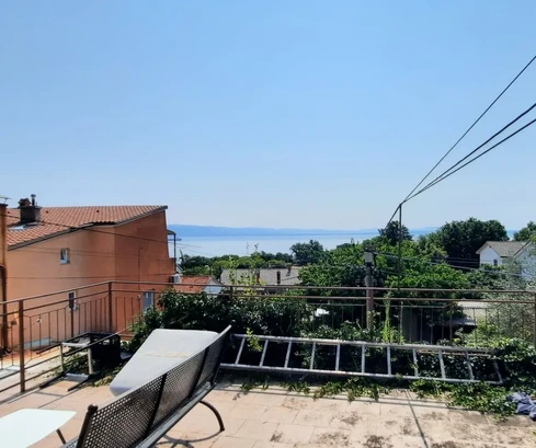GUESTHOUSE WITH EIGHT APARTMENTS AND SEA VIEW, 1000 M FROM THE BEACH!