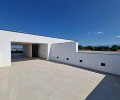 Vir - Apartamento de tres dormitorios con terraza en la azotea, vistas al mar y alrededores
