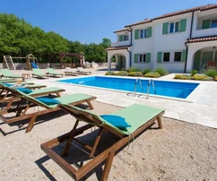 Kőház Opatija közelében, Kras