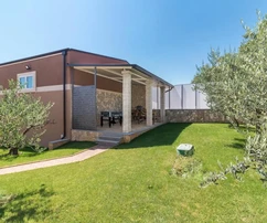 Luxusní vila s bazénem na prodej v Ližnjanu v Chorvatsku