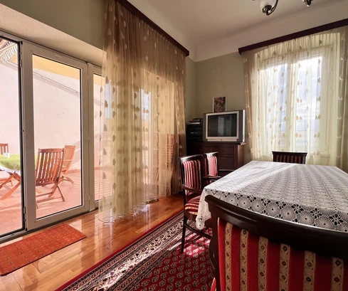 Spacious apartment for sale in the heart of Pula in Croatia