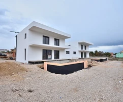 Vodice - NEUBAU - S1 Haus mit Pool und Garage, 650 m vom Zentrum entfernt
