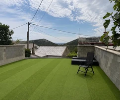 Crikvenica-Gegend - Haus mit 2 Wohneinheiten und Garten!