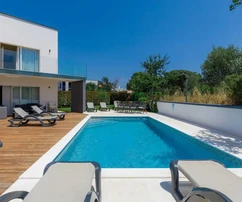Villa moderna con piscina in vendita a Medolino in Croazia