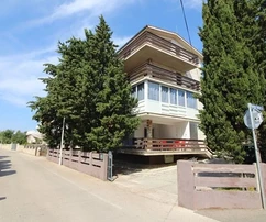 Appartement rez-de-chaussée élevé côté sud