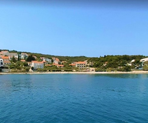 Terreno edificabile a Brac: vista mare e posizione tranquilla