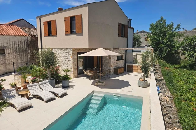 Istria, Marcana: Nuova casa a schiera con piscina