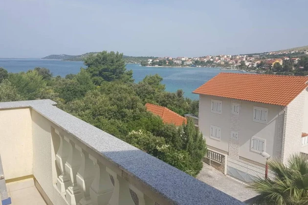 Casa en venta cerca de la playa de Šibenik en Croacia