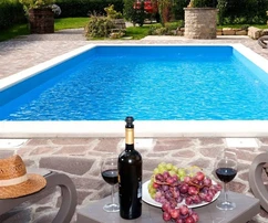 Oprtalj, Livade, Istria: Encantadora casa con piscina con vistas a Motovun