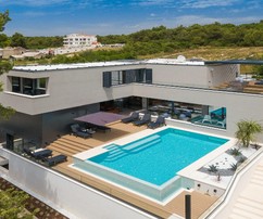 Luxury villa in a beautiful location in Zadar