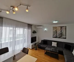 Подстрана, Строжанац, двухкомнатная квартира 77м2, гараж