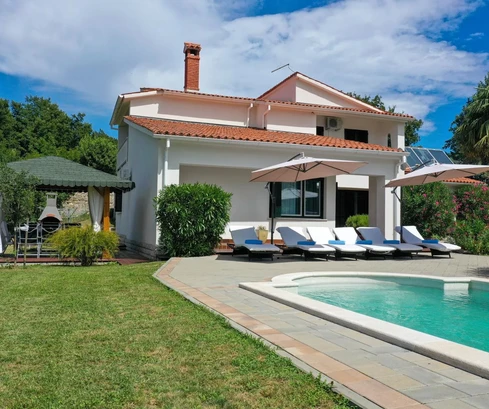 Labin, Stadtrand: Atemberaubende, renovierte villa mit pool und wellnessbereich