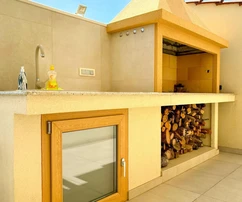 Eladó villa Ugljan szigetén, Preko településen, medencével Horvátországban