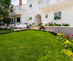 Istria, Rovinj, multi-family residential house, established business