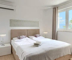 Wolnostojący dom z basenem na sprzedaż w Labinie w Chorwacji