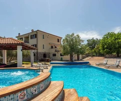 Dobrinj - Luxusvilla medencével 3 500 m²-en