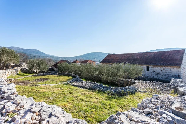 Authentic estate with multiple buildings for sale in Marina in Croatia