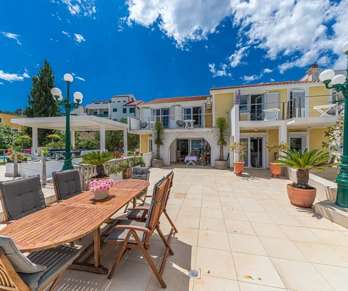 Exklusive Villa in erster Meereslinie auf Čiovo zu verkaufen in Kroatien