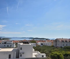 Apartamento S9 en Vodice – Obra nueva, 2ª planta, vistas al mar, 77,8 m², ubicación tranquila