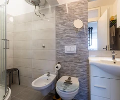Casa familiar con apartamentos en venta en Vodnjan, Croacia