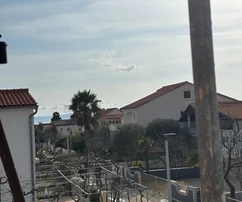 Vir sziget déli oldala, új építésű villa medencével