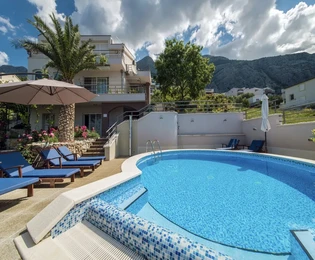 Garten-Meerblick-Haus in Makarska