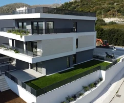 Trogir, Luxus-Penthouse 160 m², 2 Garagen, Neubau, Meerblick