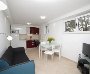 Wolnostojący dom na sprzedaż w Supetarze na wyspie Brač w Chorwacji