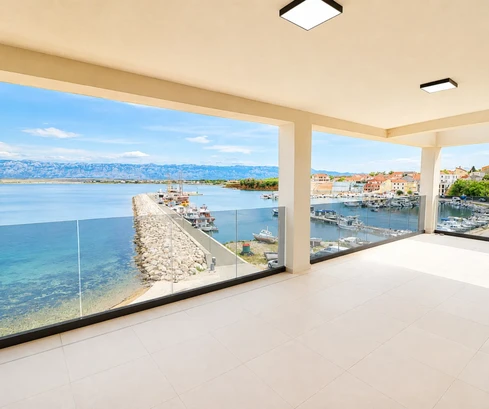 Luksusowe mieszkanie nad morzem z panoramicznym widokiem