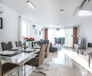 Appartamenti di lusso a Brac con piscina e vista sul mare