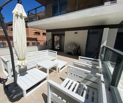Apartamento moderno de 3 dormitorios en Jávea con terraza y piscina