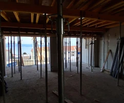 Riviera di Omiš, appartamento con due camere da letto e vista mare, 2° piano di una moderna nuova costruzione, 63,15 m²