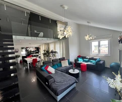 Lussuoso attico con vista mare a Trogir