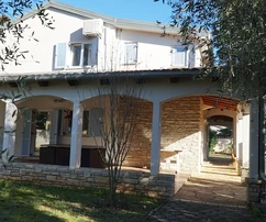 Novigrad, Istrie: Přímořský dům blízko moře