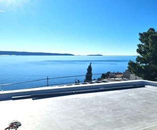 Luxus penthouse Čiovón, lenyűgöző tengeri panorámával és tágas terasszal