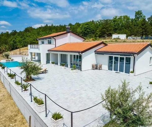 Önálló villa medencével, Isztria, Labin