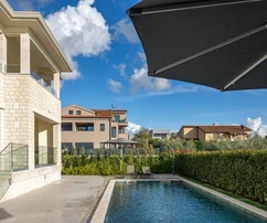 Exclusiva: Villa de lujo con vistas panorámicas al mar y a la ciudad, cerca del centro