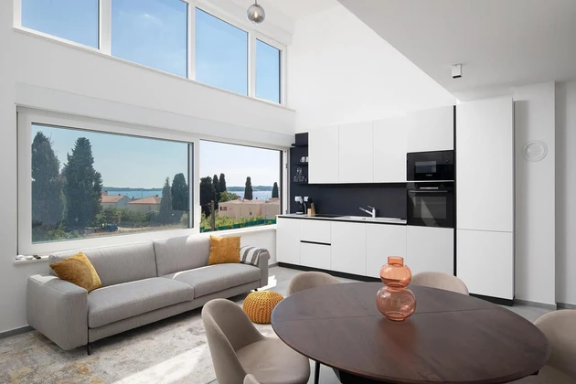 Fažana, obra nueva, ático de lujo con vistas al mar, a 200 m de la playa
