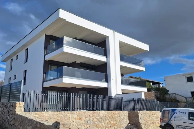 NOVÝ APARTMÁN NA ATRAKTIVNÍM MÍSTĚ, 150 M OD PLÁŽE!