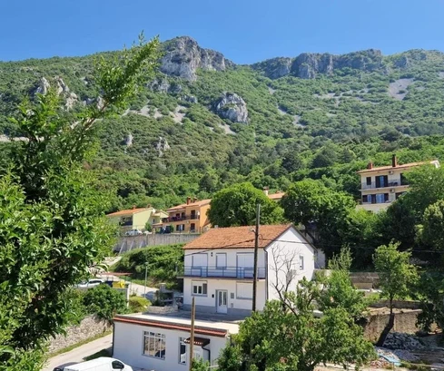 Labin, Istria: Wszechstronny dom z lokalem użytkowym na sprzedaż