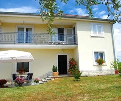 Casa con due appartamenti, Istria, Parenzo