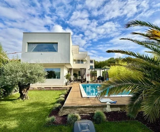 Exklusive Villa mit Pool in Kostrena direkt am Meer zu verkaufen in Kroatien