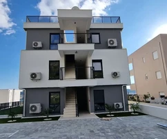 Trogir, luksusowy penthouse 160 m2, 2 garaże, nowy budynek, widok na morze