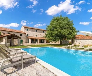 Hermosa villa rústica con piscina, Istria Barban