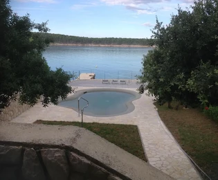 Straordinaria villa sul mare sull'isola di Rab