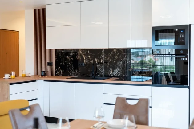 Čiovo, Okrug, apartamento de 3 dormitorios, 118 m2, 2º piso, gran terraza, vistas, amueblado