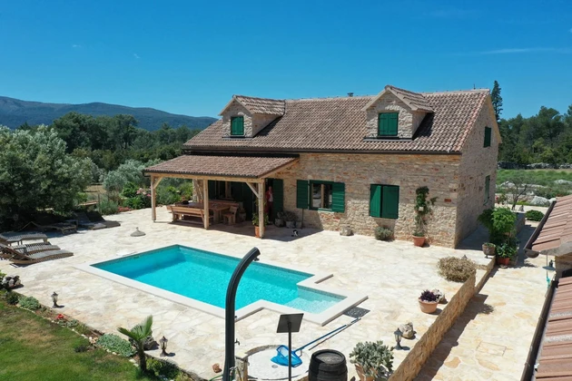 Středomořská vila na prodej na ostrově Hvar v Chorvatsku