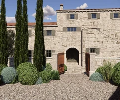 Villa de piedra en venta en una zona tranquila de Barat, Croacia