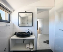 Luxusvilla medencével eladó Šibenik környékén Horvátországban