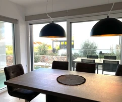Njivice, apartamento con piscina en venta